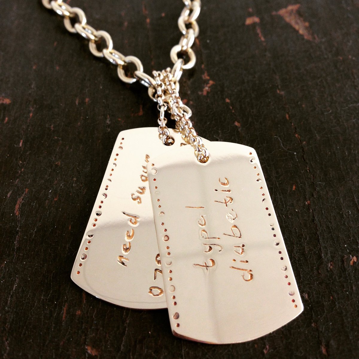 PinkDesign2007's tweet photo. #handmade #medicaltags in 9ct #gold #commission #dogtags #handengraved https://t.co/AIUTa9Ukry