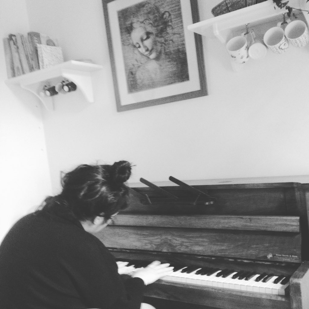 Had a good day singing tunes with my pal <a href="/KittyOfficialUK/">Kitty</a> 🎹🎸👊🏽