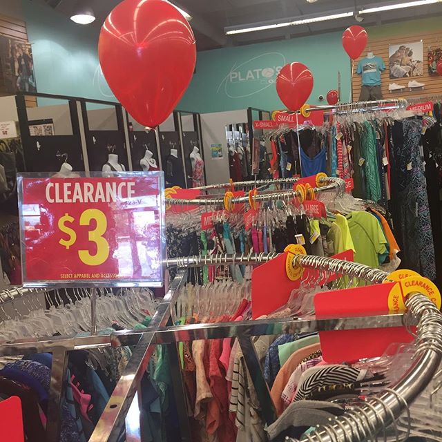 PlatosClosetCLT's tweet photo. We have tons of of items on clearance, come in today and look for the red balloons! #pcCLT #CLT #shopCLT #MatthewsNC https://t.co/Det93Ssj4T