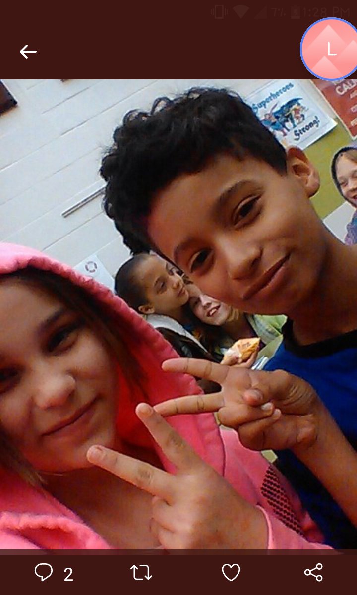 Myah103's tweet photo. Two of my friends hangin out https://t.co/G3fKELCofB