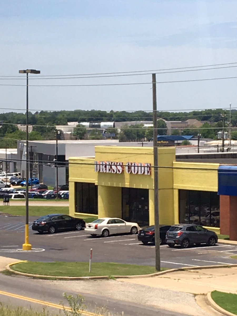 ty_lenderman's tweet photo. Mrs. Williams opened a small business https://t.co/fWbuZxVzOF