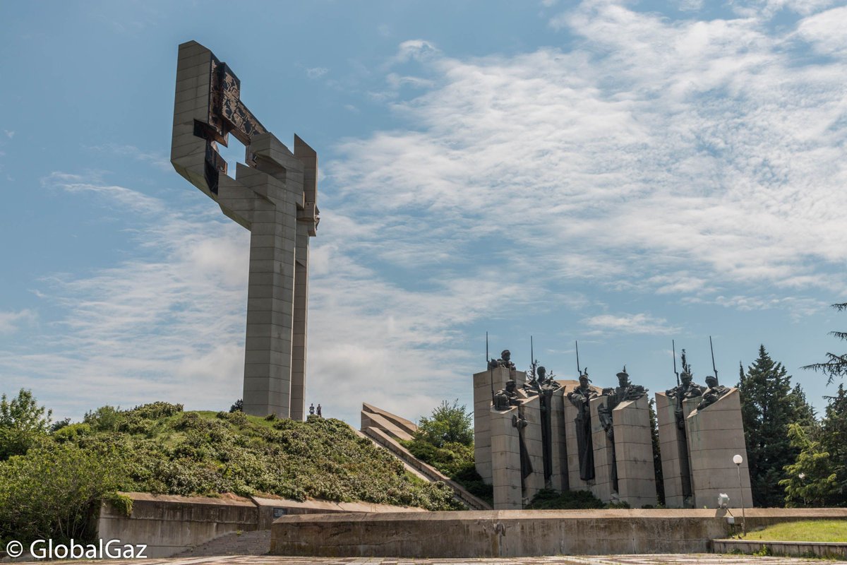 Global_Gaz's tweet photo. Amazing #Bulgaria, check out the awesome #communist monuments #travel #adventure #Sofia https://t.co/6GudjQmcFY https://t.co/iZtnA8lLAH