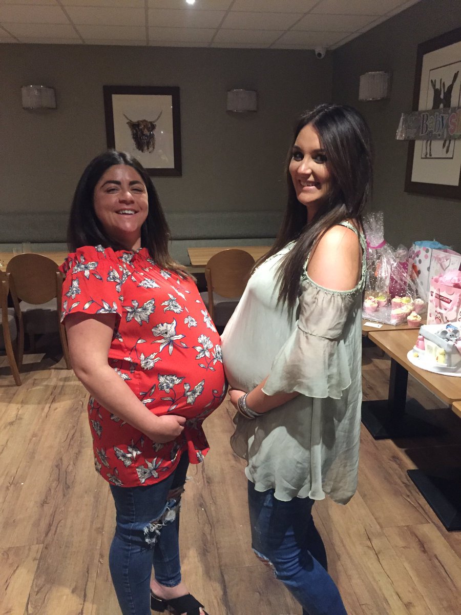 Charlot64077627's tweet photo. Best friends!!! #babiestogether #oneprincess #oneprince #3weeksapart #notlongnow 😬👶🏼💙💗 xxx https://t.co/aucUaP0SoU