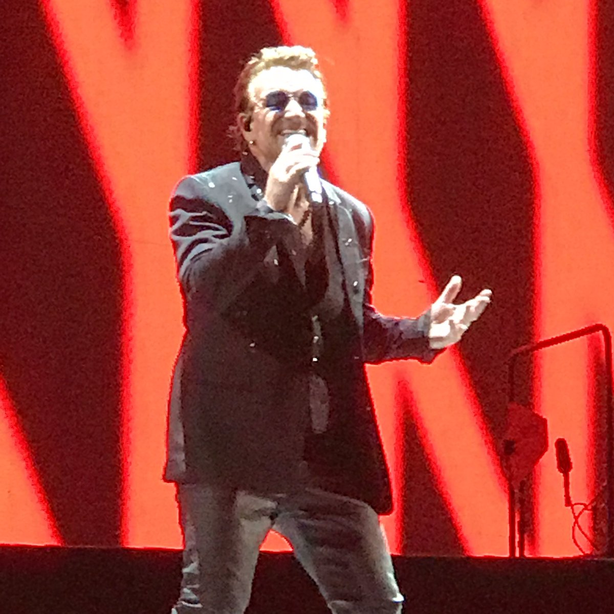2004RedSoxFan's tweet image. #U2TheJoshuaTree2017 an amazing show!!! These guys keep getting better each time #U2 #U2Gillette