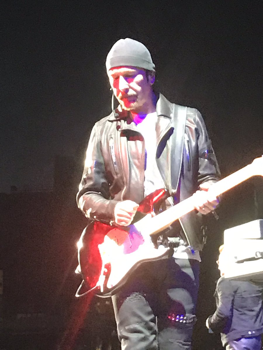 2004RedSoxFan's tweet image. #U2TheJoshuaTree2017 an amazing show!!! These guys keep getting better each time #U2 #U2Gillette
