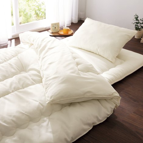 夏にクーラーでキンキンに冷えた部屋で布団に絡まるの好きな人素直にRT