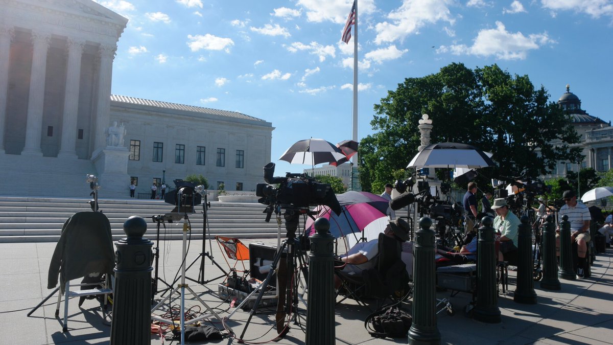 FaithnLibertyDC's tweet photo. Packed crowd at #SCOTUS as the Trinity Lutheran Church of Columbia v. Comer (#playgroundcase) opinion is to be later announced. https://t.co/1NPZRP3DhD