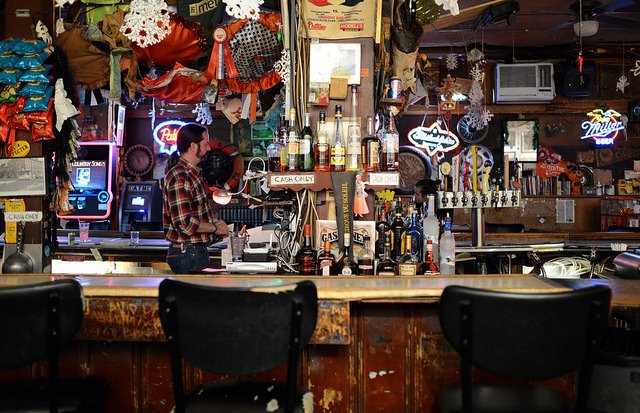 What makes a dive bar great? Let me know and I'll include your answers in my next piece. briandrinks.com/beer-chronicle…