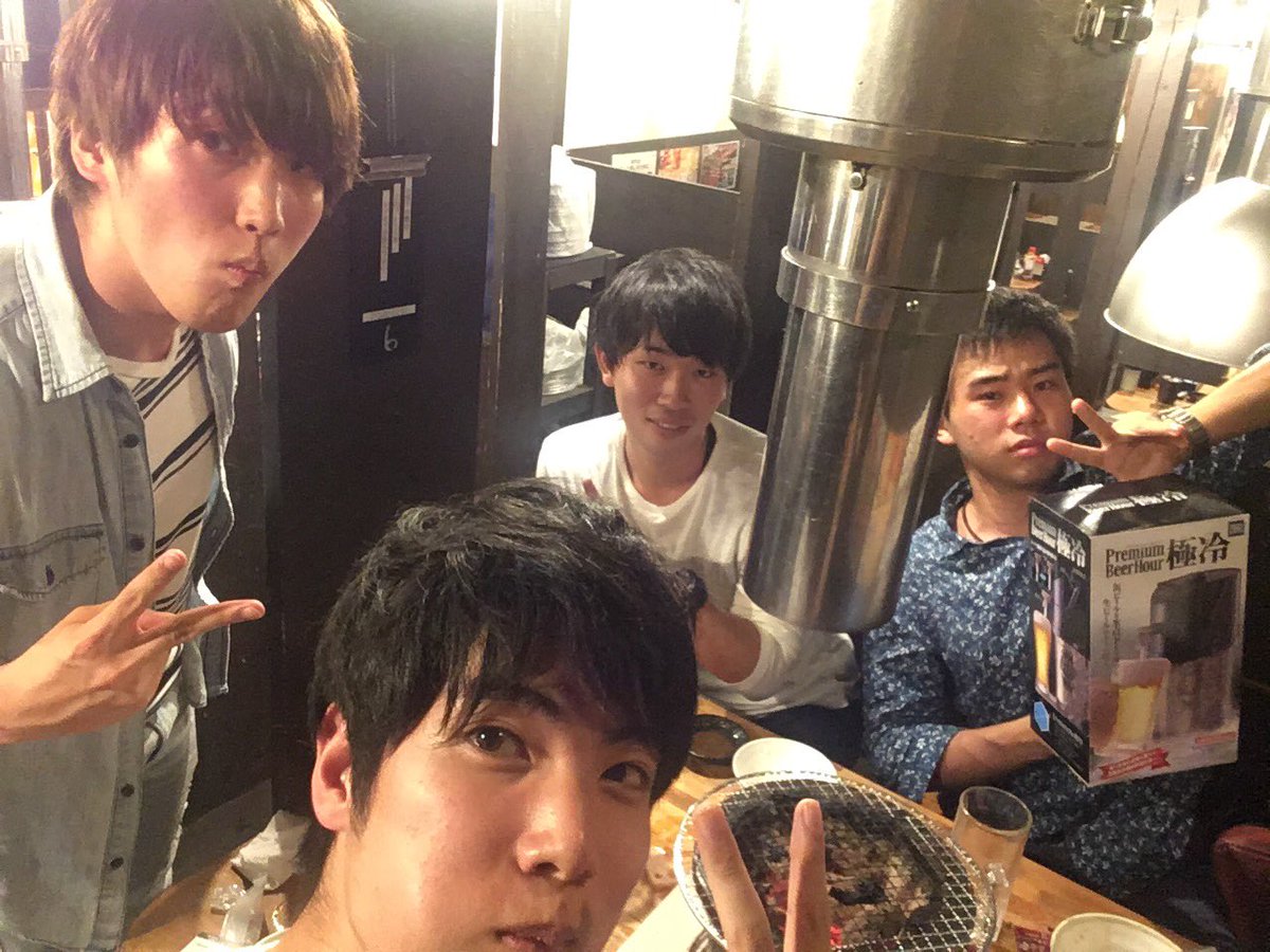 crowdartssssss's tweet photo. 全員集まってご飯！
なんやかんやお初！ https://t.co/W3bDQSkcMM