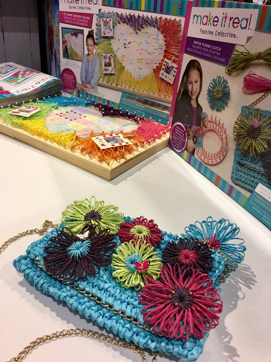 TheToyChest_IN's tweet photo. ✨New✨ items from Make it Real! You won't believe the quality and low price of these crafty bags, necklaces, and string art! #astra17 #toys https://t.co/04qGdss6bT