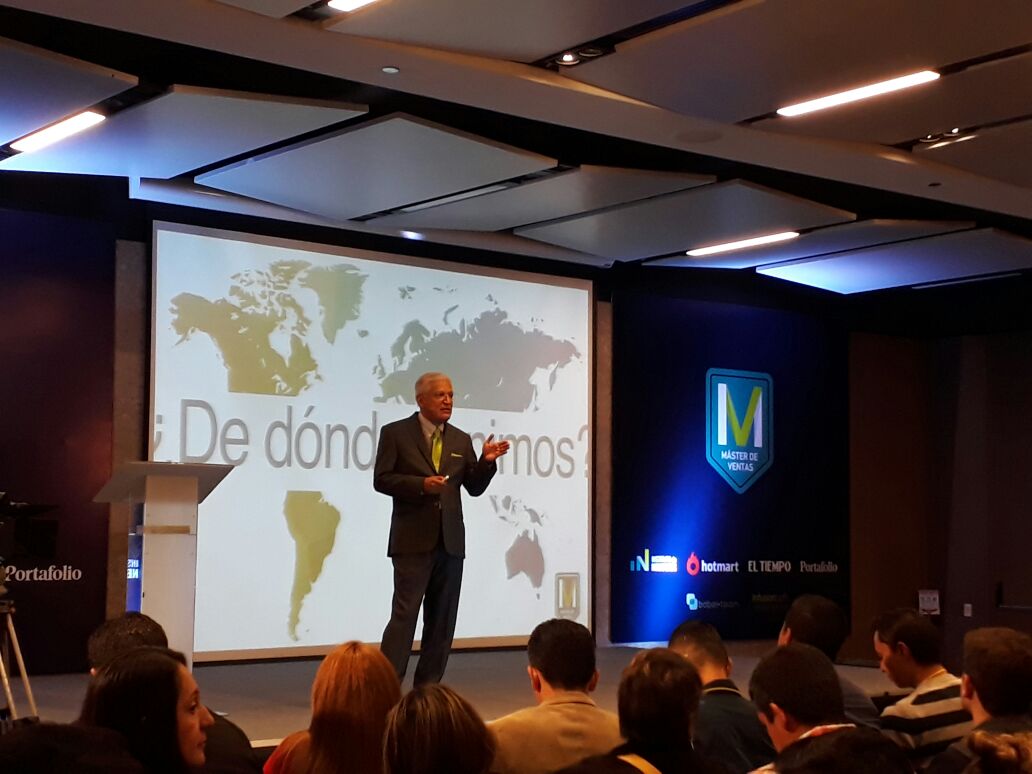 hotmart_es's tweet photo. Participamos del evento #MásterdeVentas, en Colombia, realizado por el Instituto de Negocios. ¡Fue increíble! Gracias @empezarnegocio! 😊 https://t.co/Z2gzuSERGq
