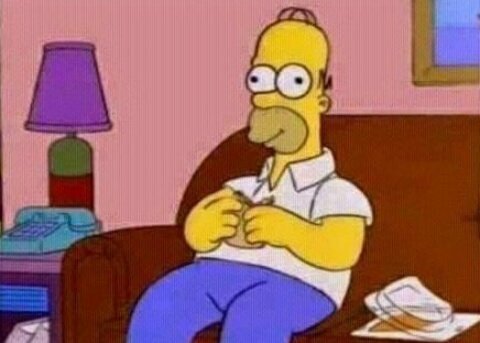 pyyque's tweet image. Cuando estudias en youtube / cuando terminas en un video de 10 aterradores ataques de cucarachas