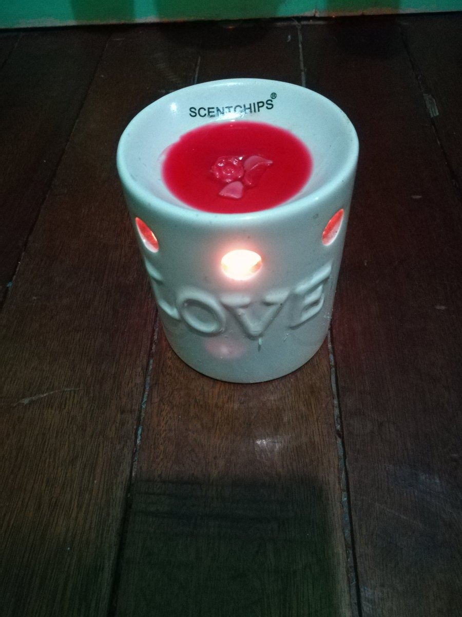 juvydelrosario's tweet photo. Inside my room to feel relax and calm #scentchips #love ๐๐โค๐ https://t.co/3swWYMzBx3