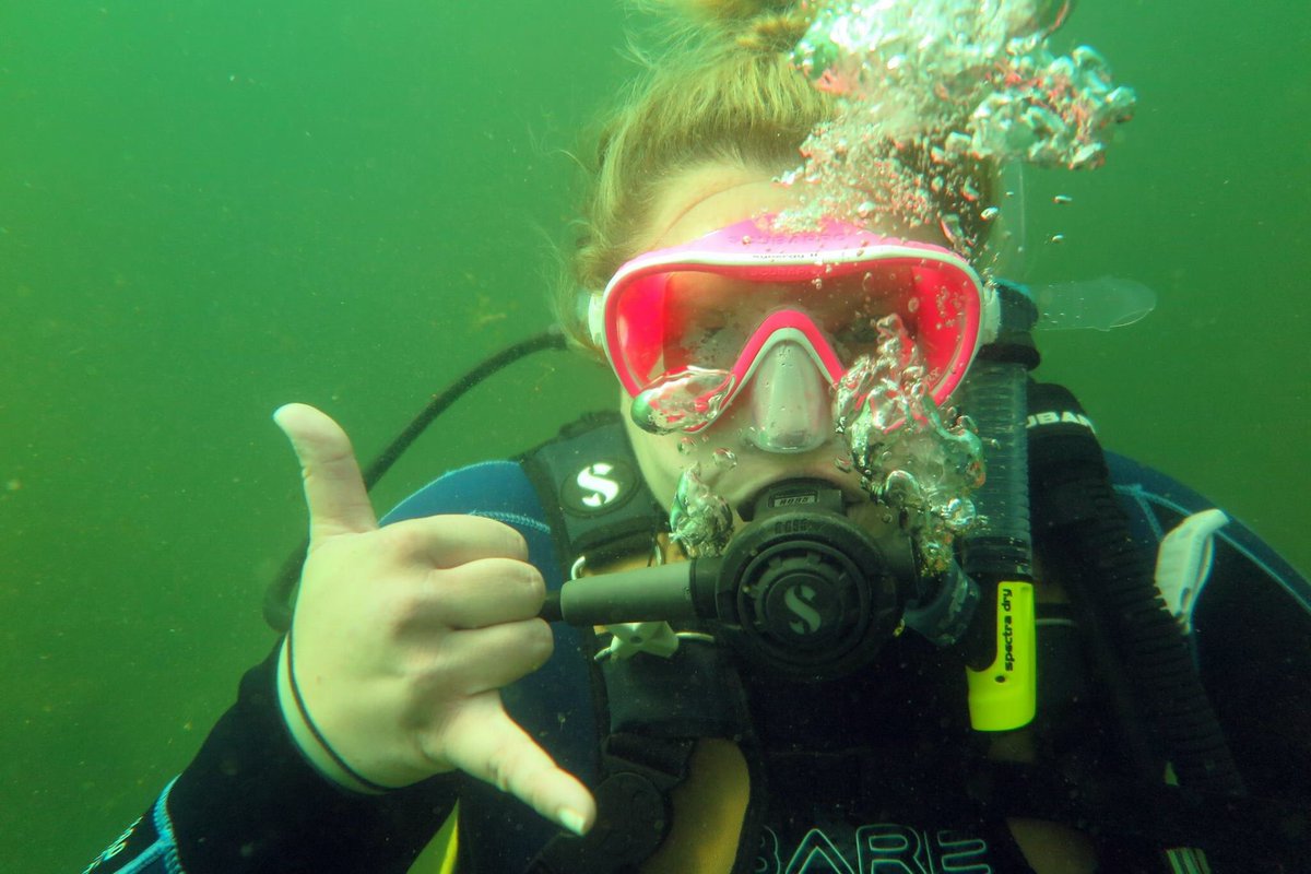 ScienceSavickas's tweet photo. Officially PADI scuba certified- can't wait to dive the Great Barrier Reef!! 😎🌊🐠🐬🐙🐟 https://t.co/1GoXHQyZZ6