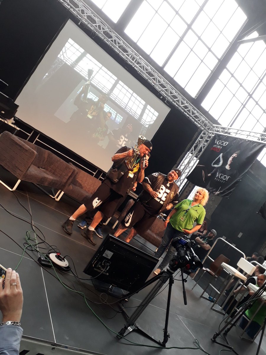 eisenfutzi's tweet photo. Einfach geil!!! #Intersteam #berlin #arenaberlin #hoppetosse https://t.co/I6nez4JKYK