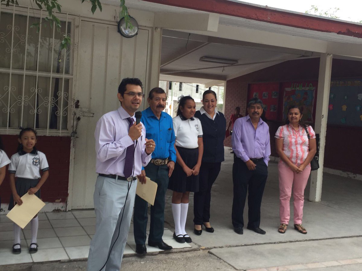 AlexPachikno's tweet photo. @PURONJOHNSTON Somos fuertes en Educación. Carla Sofía ganadora y digna representante de PN en la Delegación Coahuila de OCI 2017 #JSPN2 https://t.co/h11zEorA1j