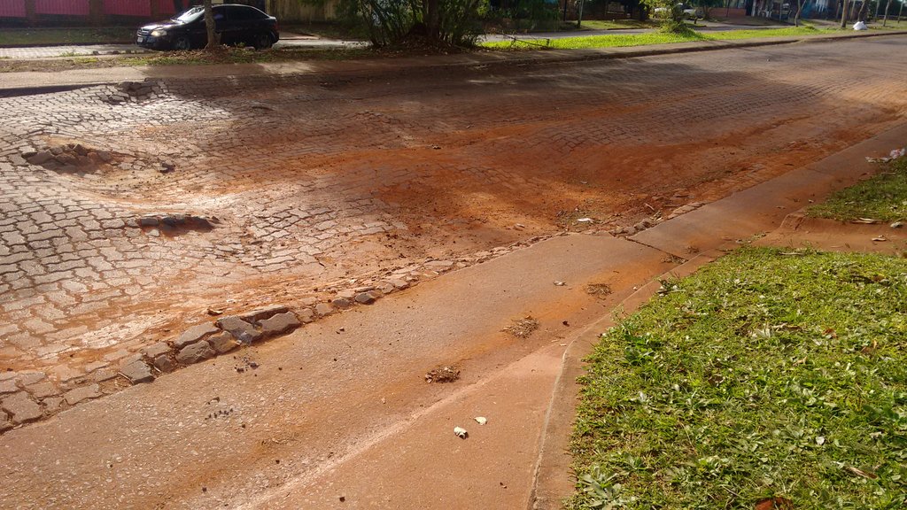 ObrasPublicasOk's tweet photo. Así estaba el tramo de la Avenida 170 donde empezamos a trabajar.
#ItaembeMini https://t.co/PzjnZYnBco
