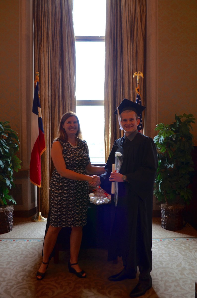 UTHSNation's tweet photo. Great day to get a diploma @ut_uths! #UTHSNation #UTHSgrad17 #UTHSgrad https://t.co/k3jrc1TyQs