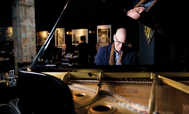 The Vieux Carré speakeasy brings jazz and cocktails to a casual old venue. ow.ly/WB4830cTA9O