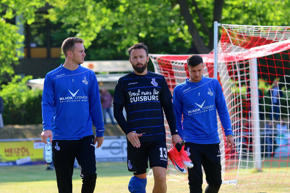 MSVDuisburg's tweet photo. Bitter: #Janjic erleidet im gestrigen Test Kreuzbandriss &amp; fällt auf unbestimmte Zeit aus. Gute Besserung, Sladdie! https://t.co/xwoCIJrjAT https://t.co/3abi3b5JIp