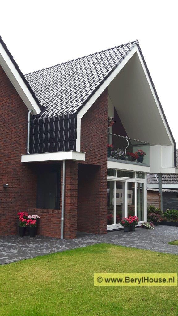 Mooie referentie met <a href="/RobenNederland/">Röben Nederland</a> dakpannen en @DaasBaksteen metselstenen