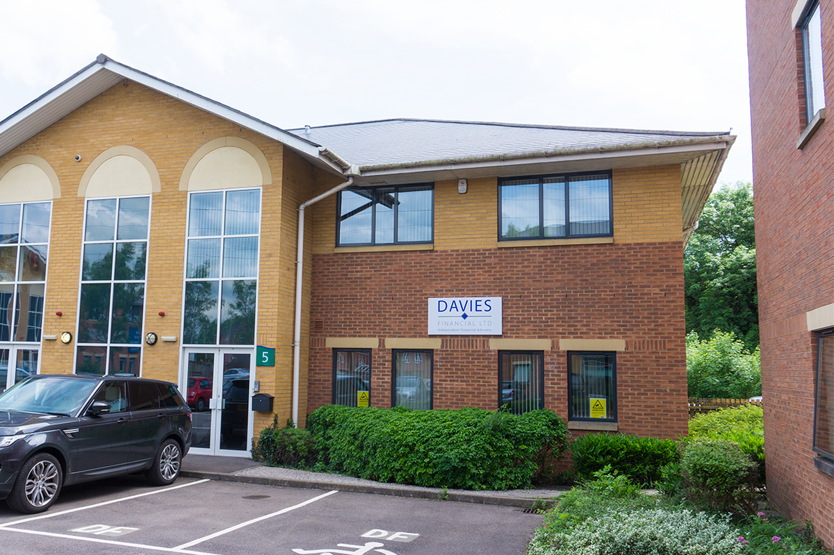 EmanuelJones11's tweet photo. New Instruction - First Floor, 5 Old Field Road, Bocam Park, Bridgend. 1,641 ft² @ £10.00 psf #offices #BocamPark https://t.co/Mh4Bad1FPO https://t.co/ncIIhCvlon