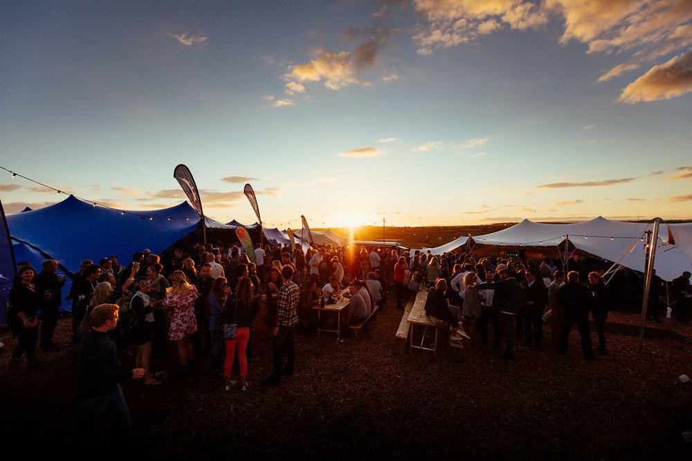 Pop up Bar, Eats and Beats... <a href="/skybar_popup/">SkyBar</a> is coming to #Torquay! huntscider.co.uk/single-post/20… #huntscider #Devon #Cider #Festival #SkyBar