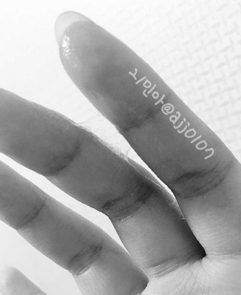 ㅎ..부끄럽네 이벤트하나할게용

이글 리트윗 70개되면 한분뽑아서 자영드릴게요~!!