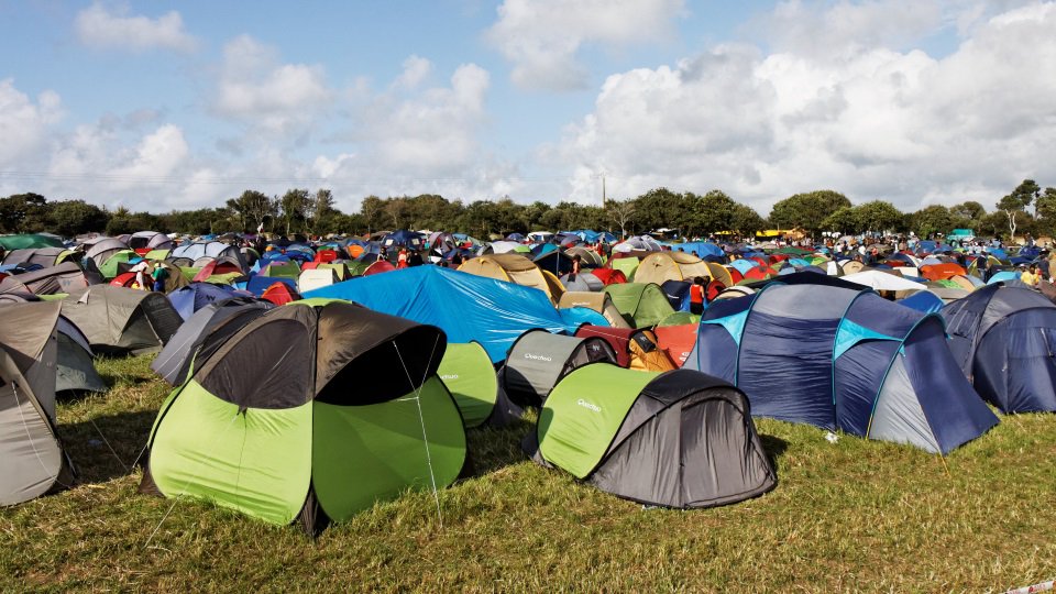 14 Dinge, die Ihr nur kennt, wenn Ihr schon mal einen One-Night-Stand auf einem Festival hattet
bit.ly/2sT1Jer