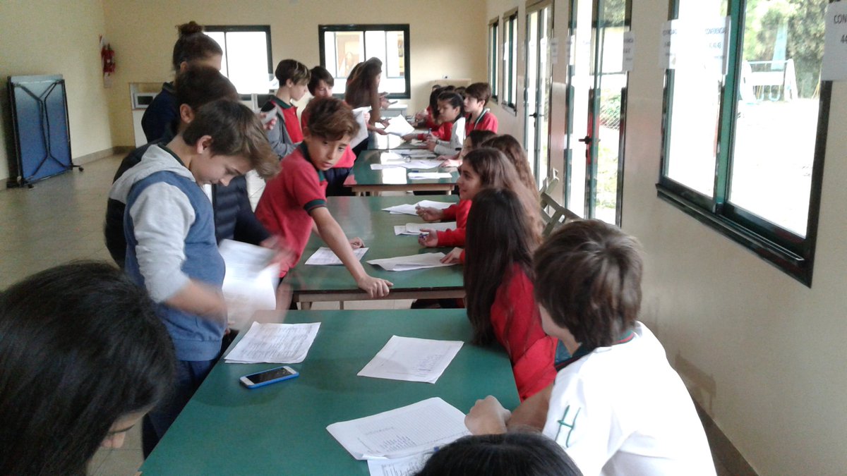 Escuela Humanos tweet media