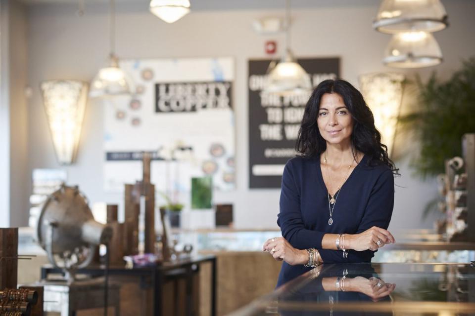 ForbesWomen's tweet photo. Good vibes and #MondayMotivation courtesy of @carolyn and the empire she's created @alexandani: https://t.co/FYiIKW4WaN https://t.co/D5QktROwJC