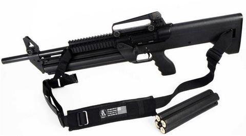 M1216 セミオートショットガン。特徴はなんといってもマガジンチューブ