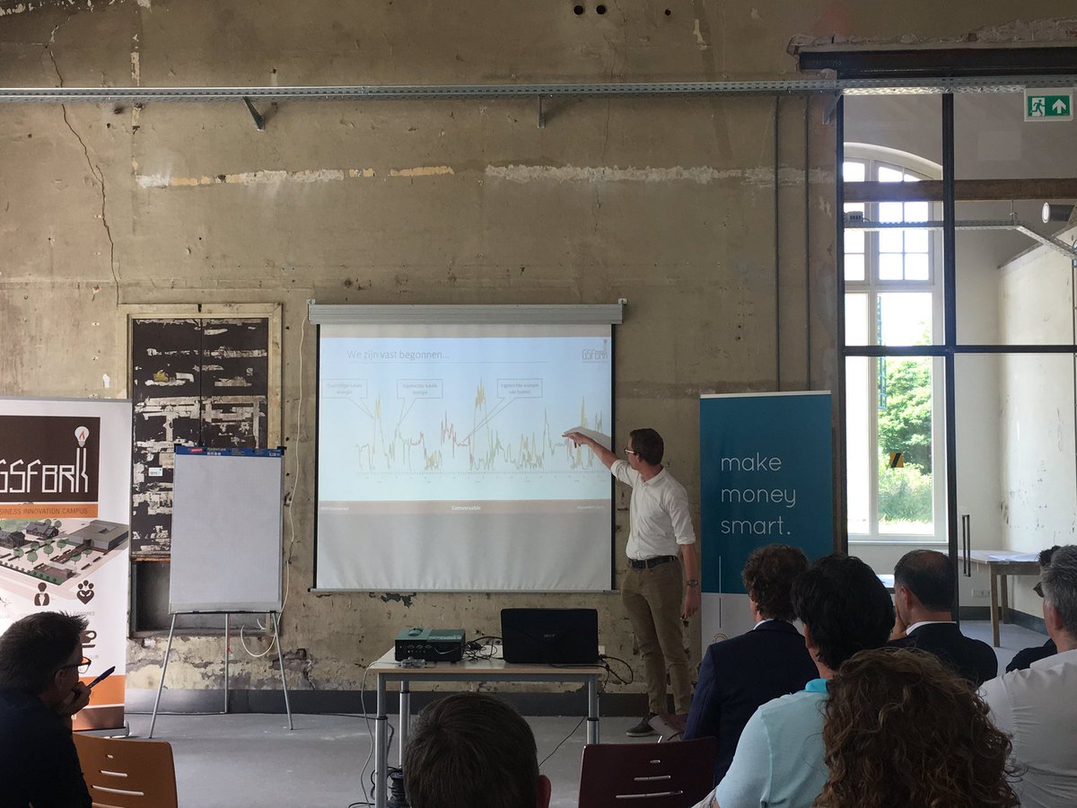 DEGasfabriek's tweet image. HanzeNet 'energie' meeting met Engie, Rabo, TNO, GreenChoice, UT, NefitBosch, Saxion, Oost NV, provincie etc. Veeeel energie dus!