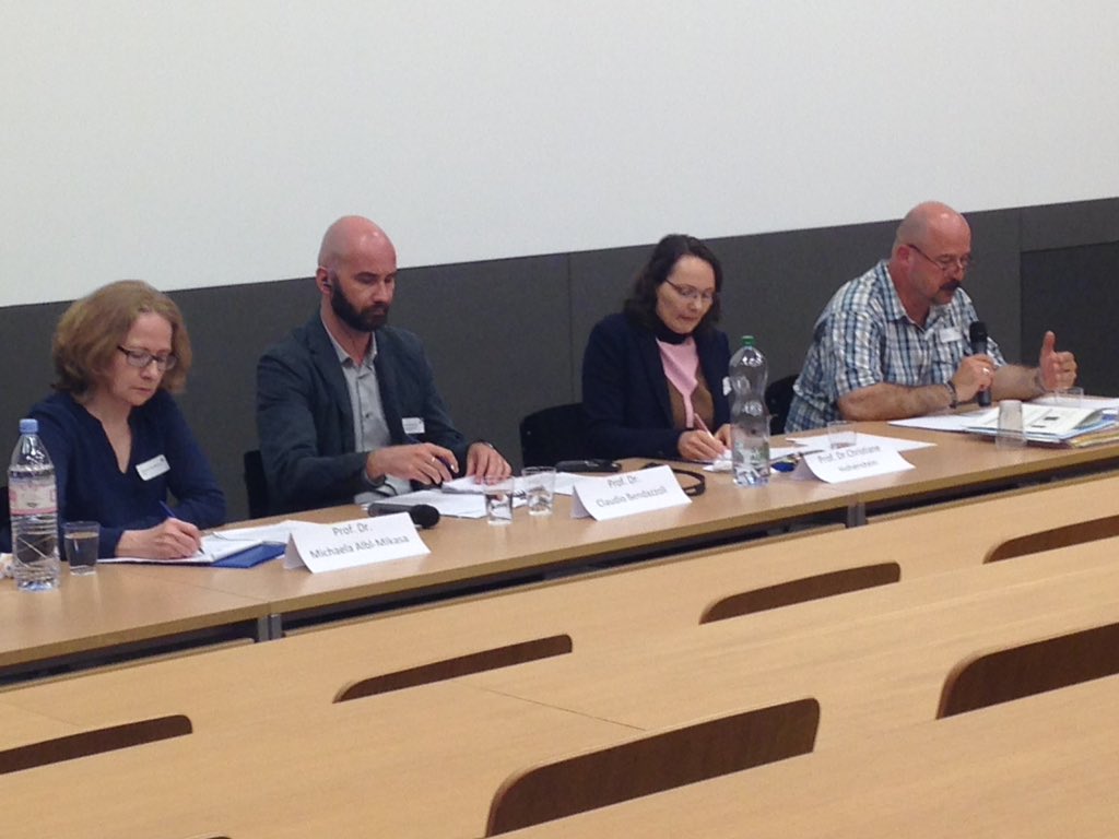 Und zum Abschluss eine internationale Podiumsdiskussion zu Mehrsprachigkeit in der #Organisationskommunikation #StudientagAL