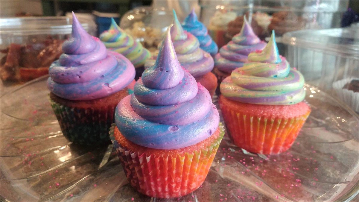 CakeLadyCass's tweet image. Have you ever tried Unicorn Poop cupcakes?  #mm_centers #scantcity #aldotcom #alabamafood #tweethomeal #arabcoc #marshallcoal #brindleelions