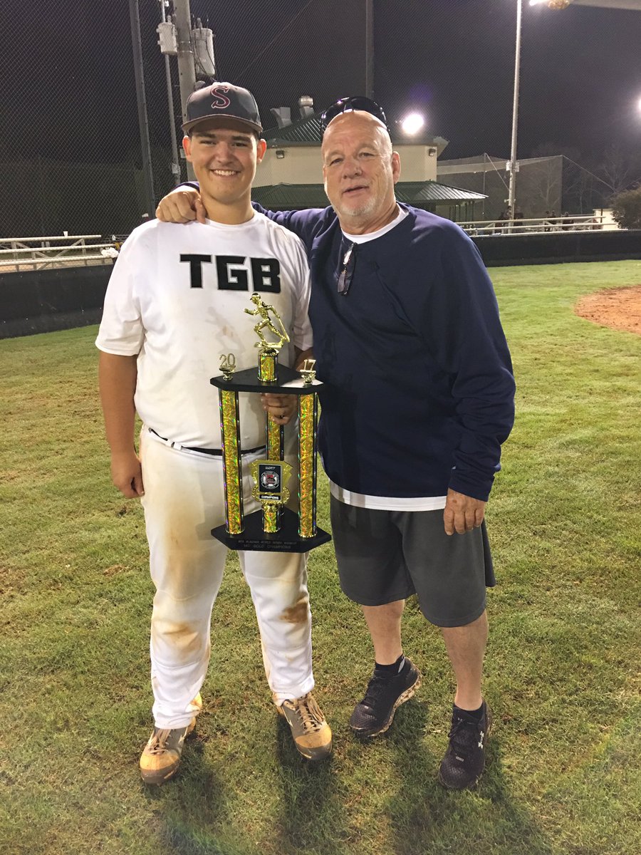 KristaNuss's tweet photo. "Hold on a minute, I need to stand on my tiptoes if I'm next to Nuss." #coachbone #baseball #favoritecoach @jbarber_gc @nuss_panthers42 https://t.co/c9FVGonzQN