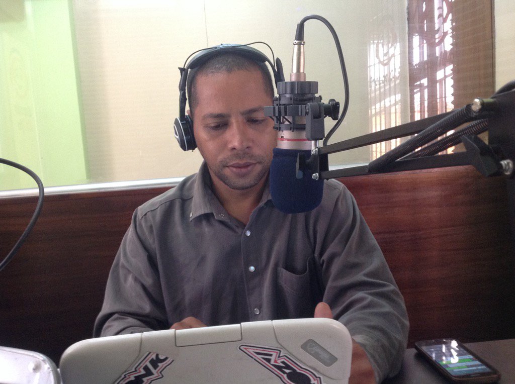Emocion1049's tweet photo. Desde ya al aire síndrome urbano con urbano jr por Emocion 104.9 https://t.co/DURc5vt0t1