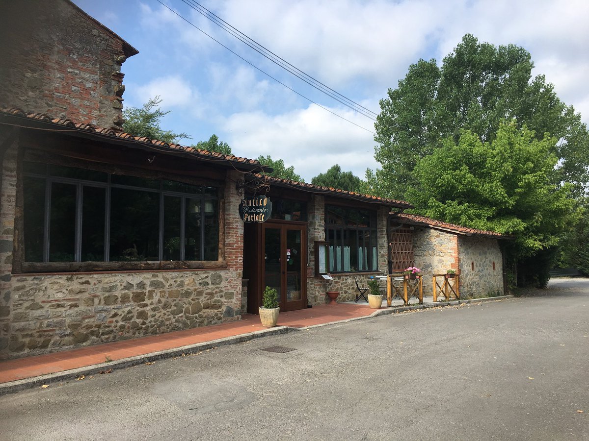 kidscampings's tweet photo. Wij zijn op camping La Chiocciola met de @Burstner_camper, wat kun je hier heerlijk vakantie vieren.. #toscane #burstner #hymergroup https://t.co/YV7Minj1SK
