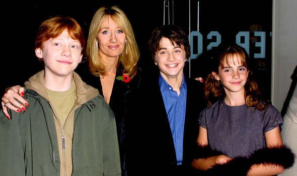 thebrandgeeks's tweet photo. 20 years since Harry Potter first graced bookshelves! #HarryPotter20 https://t.co/8cOB3mRFWL
