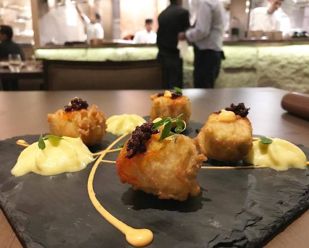 MumbaiFoodLover's tweet photo. Corn curd and asparagus tempura, sriracha mayo at @just_kode
#MFLClub #Mumbai #MumbaiFood #MumbaiFoodLovers #MFLK… https://t.co/KDzZg7tzh3 https://t.co/llKY8ZrbDa