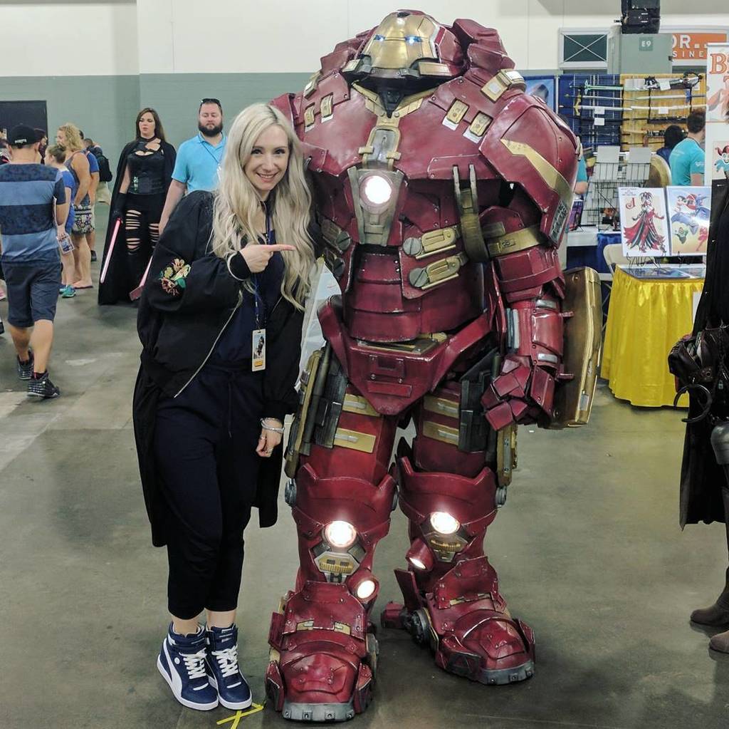 AgnesGarbowska's tweet photo. Awesome Hulkbuster from @massivecomiccon!! #hulkbuster #ironman #hulk #massivecc #marvel #avengers #awesome https://t.co/lAPeCG49xa