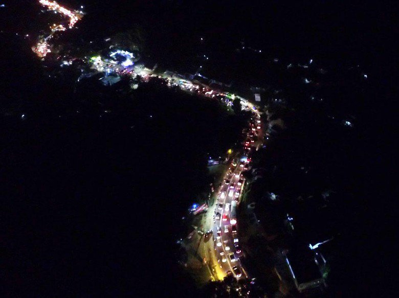 #Mudik2017 22.36 : Nagreg Arah Garut dan Tasik Macet, Kendaraan Nyaris Tak Bergerak | <a href="/rttmchubdat/">RTTMCHUBDAT</a>