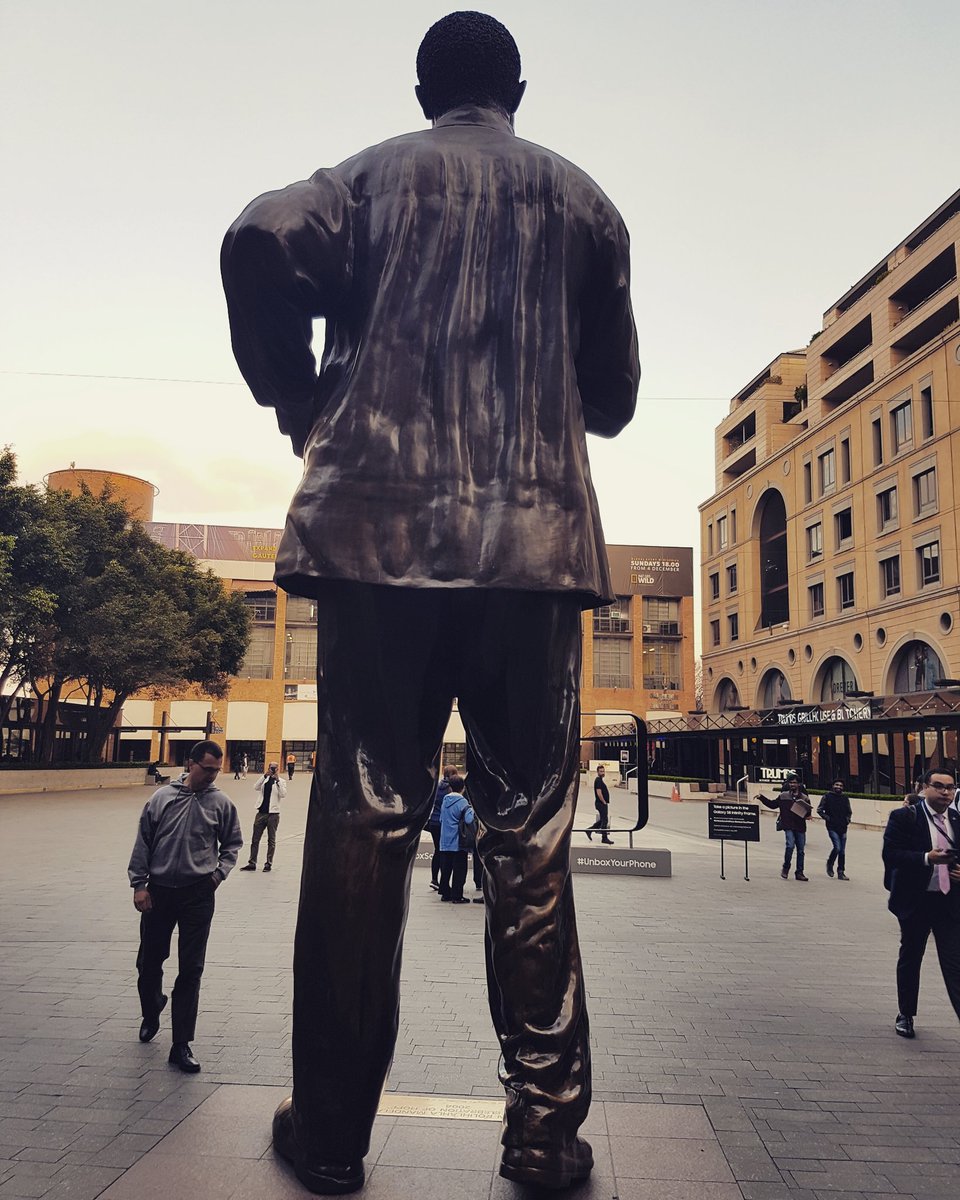 pippa_richards's tweet photo. What a Giant of a man #NelsonMandela https://t.co/WAi5Yb4pD7