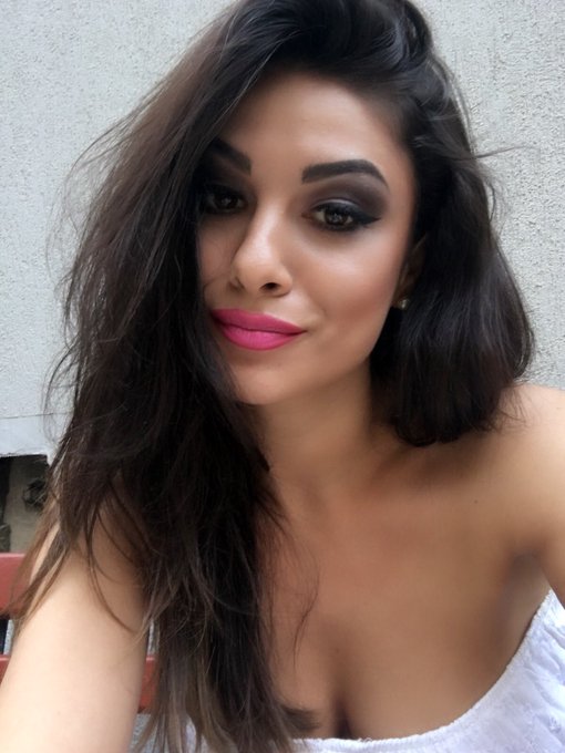 Just a little break...2 more hours to go #MondayFunday https://t.co/zdb5NliHyW<a href="/tag/mondayfunday"class="tags">#MondayFunday</a>