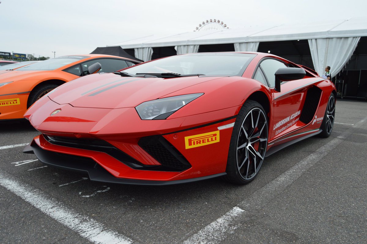 ABA_31212Hiro's tweet photo. 固定ツイ更新今回は #Lamborghini です
#AventadorAnniversaeio
#AventadorSuperVeloce
#AventadorScoupé
#HuraćanPerformante
#V12NA
#V10NA
#イタ車
#スパカ https://t.co/SNe6KvtjKb