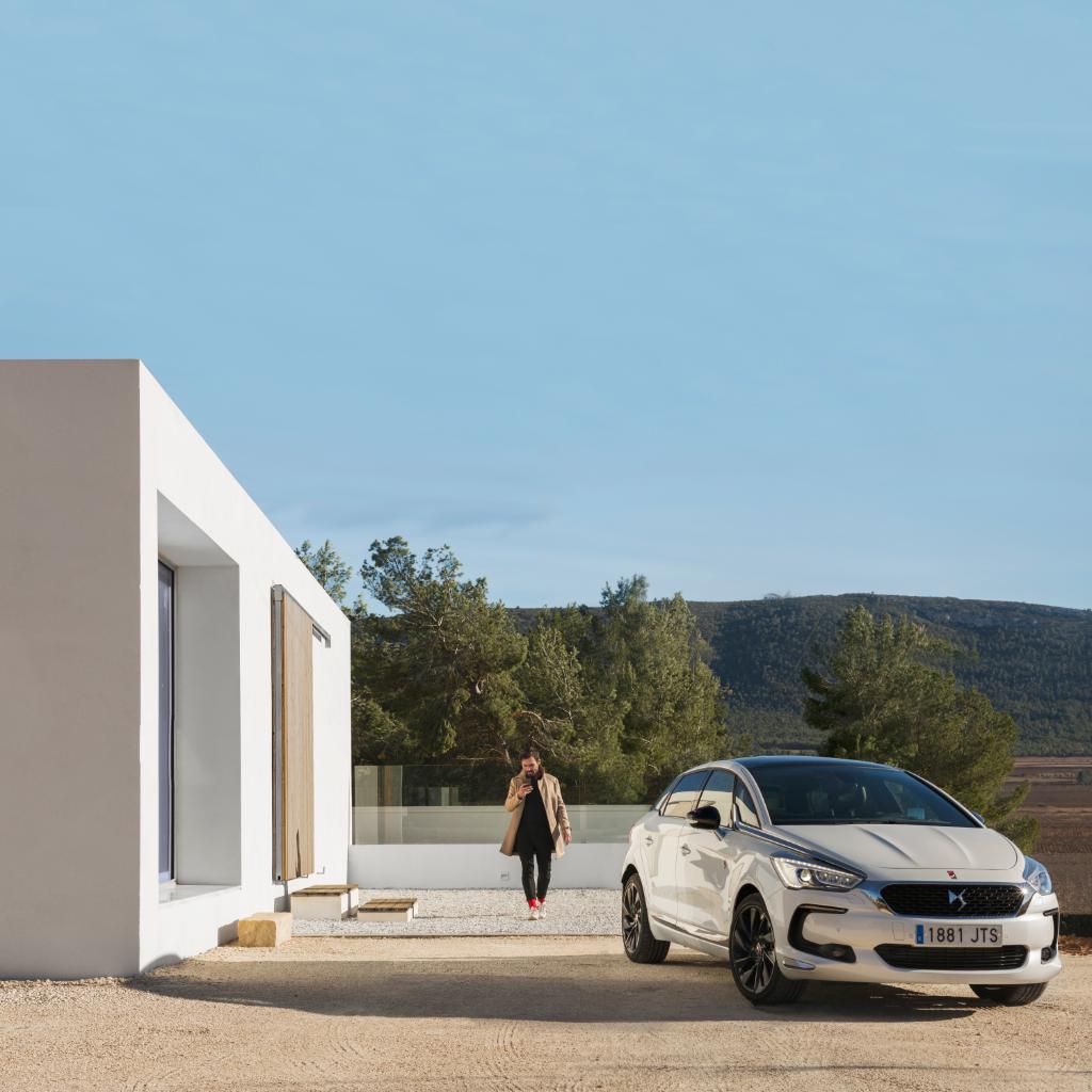DS_Belux's tweet photo. Un environnement serein et une voiture remarquable. 
Photo de Adrian Mora Maroto. #DS5 #DSPERFORMANCELINE
https://t.co/VIZ3QyNZGH https://t.co/DAXvgYynMy