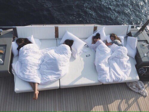 welove_sneakers's tweet photo. What I need 🌊😴 https://t.co/jQedrdweNE