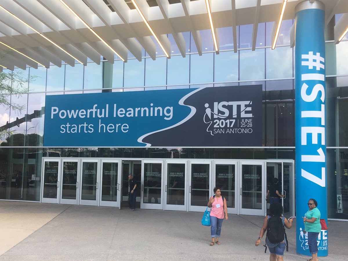KiemSie's tweet photo. #iteachpl #ISTE17 https://t.co/BItq2nnG0p