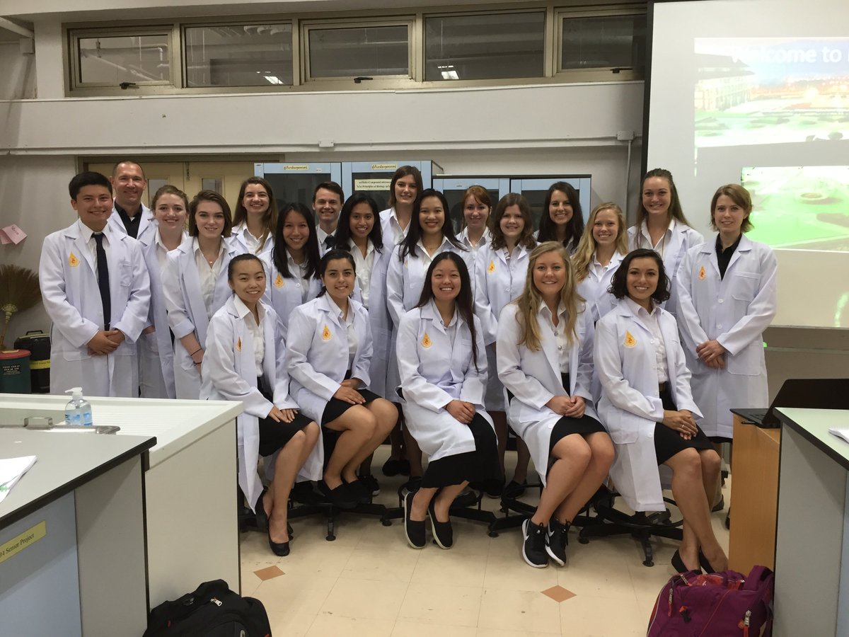 UWBact's tweet photo. First day of Micro304 at Mae Fah Luang University, Chiang Rai, Thailand. Taught by Dr. Jon Roll and MDTP Ph.D. Candidate @A_M_MacIntyre https://t.co/HeR12W0TQx