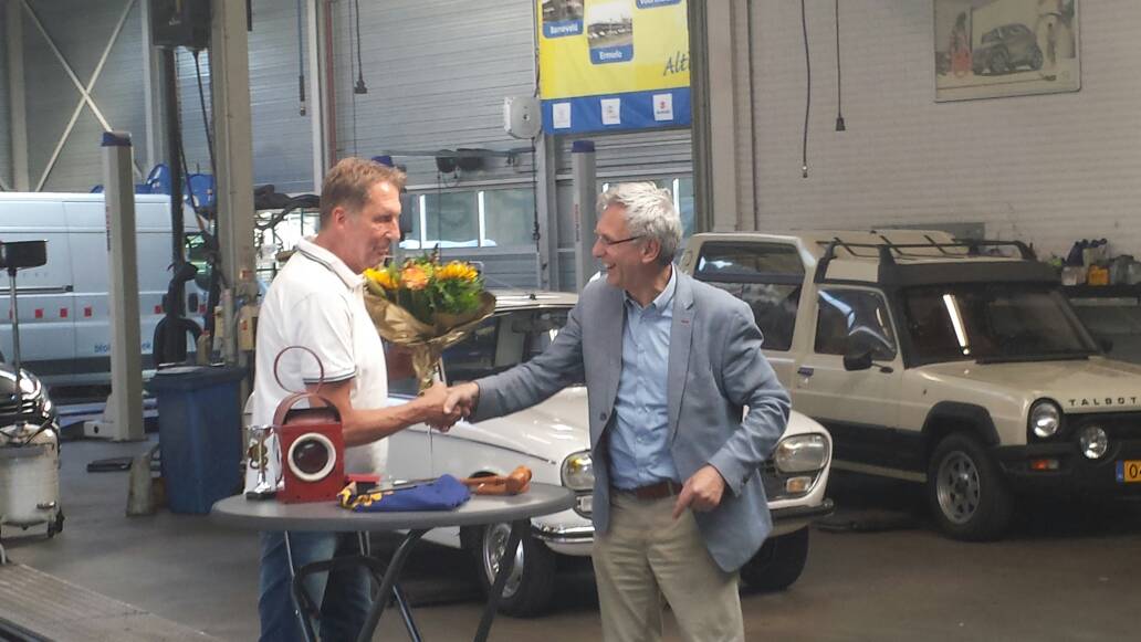 Hein Hofland wordt bedankt als jarenlange penningmeester van onze #rotary club.